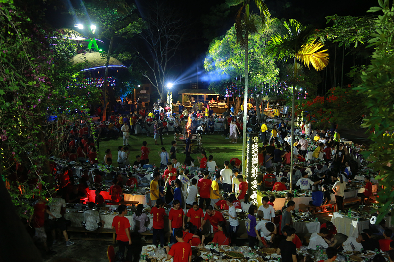 4、海南省農墾實驗中學“從這里·向未來”畢業晚會現場