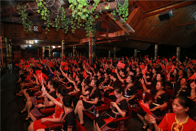 11、檳榔谷舉辦民族團結紅歌合唱大賽 慶祝新中國成立70周年