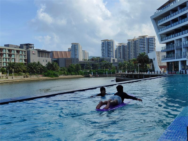 泳池劃水沖浪體驗1